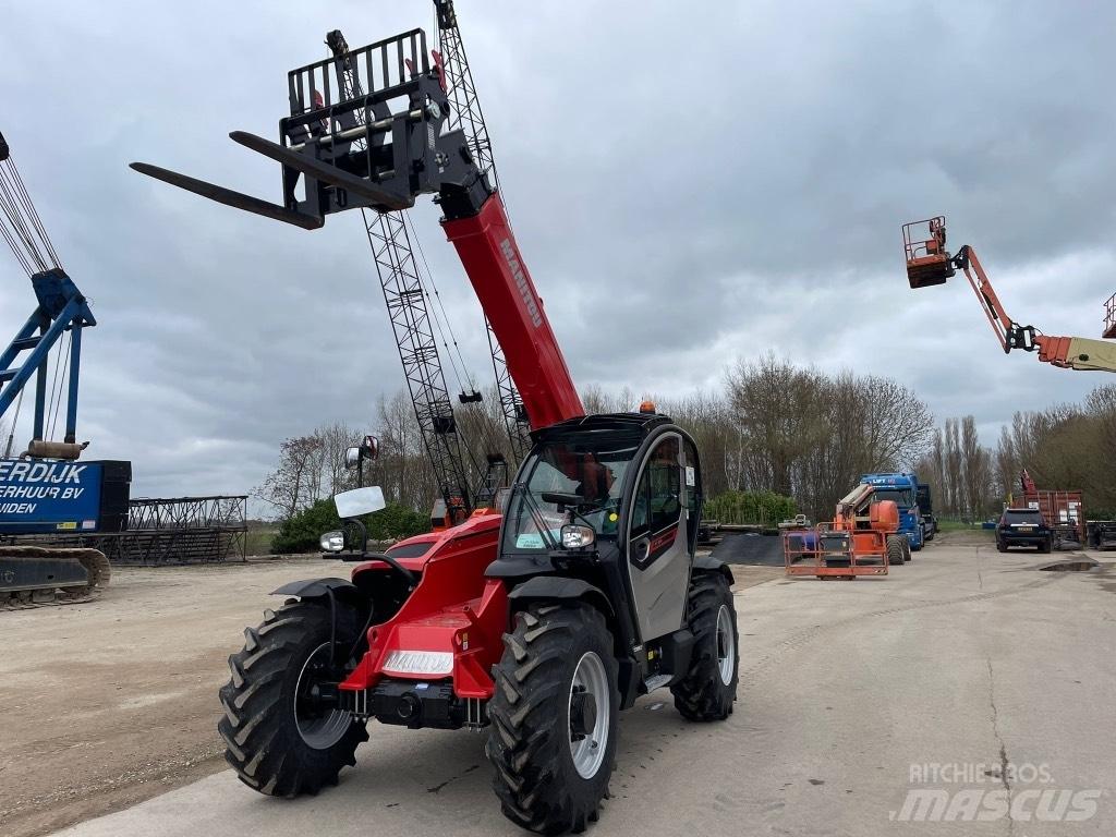 Manitou MT 935 伸縮臂操作車