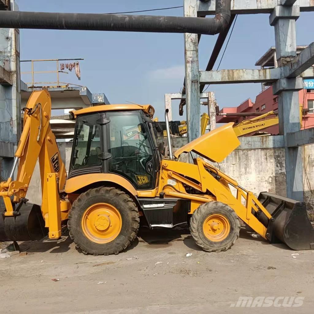 JCB 3CX 反鏟裝載機