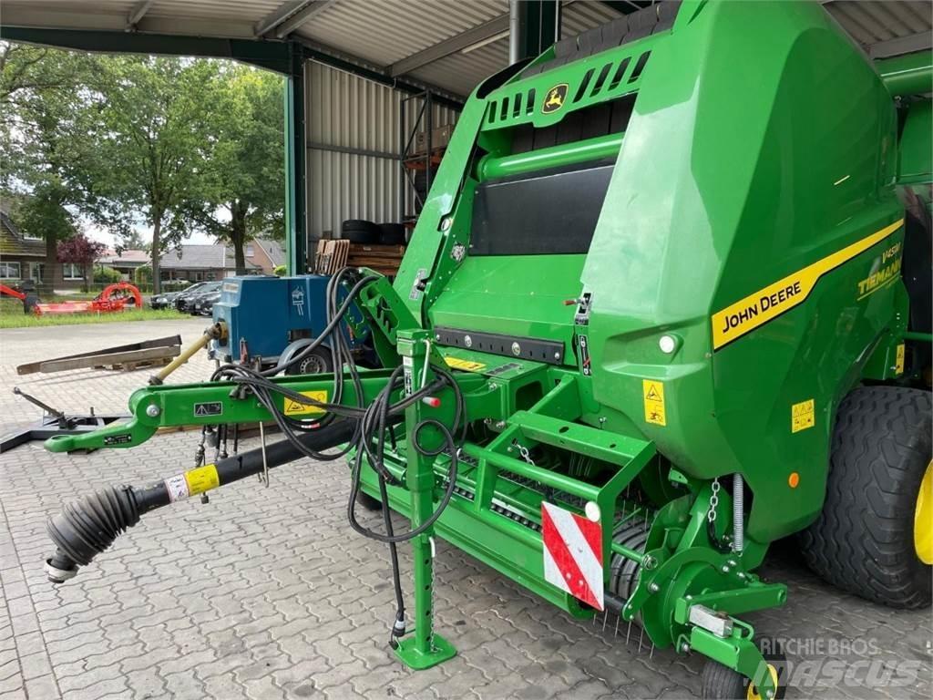 John Deere V451M 圓型牧草打包機