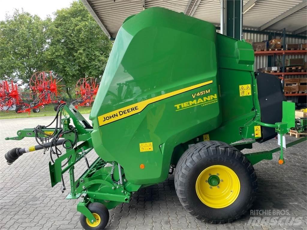 John Deere V451M 圓型牧草打包機