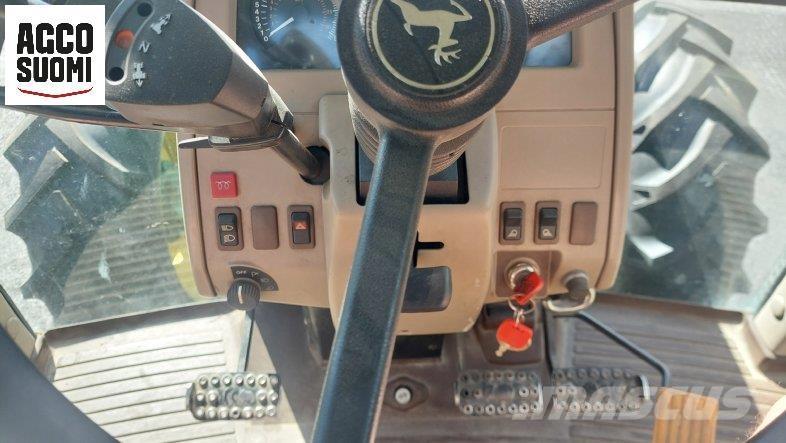 John Deere 6220 SE 曳引機