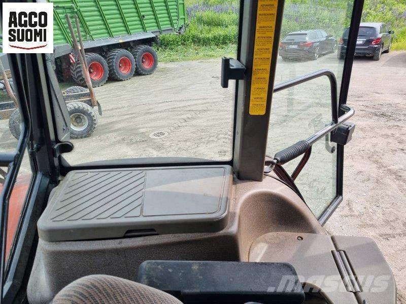 New Holland M100 曳引機