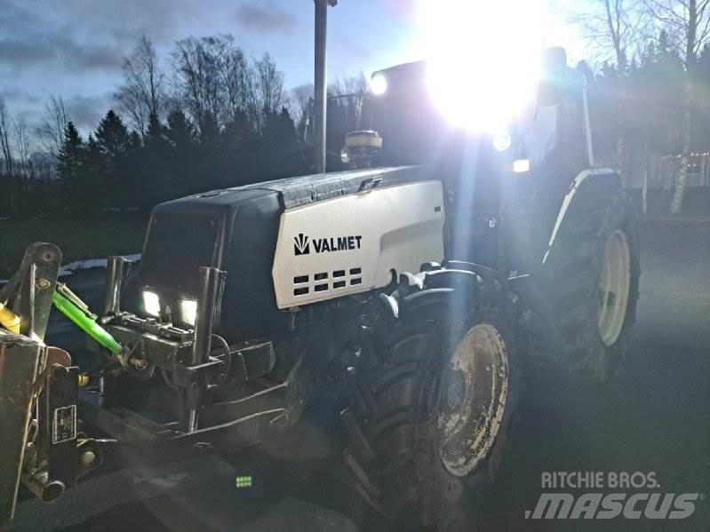 Valmet 8100 曳引機