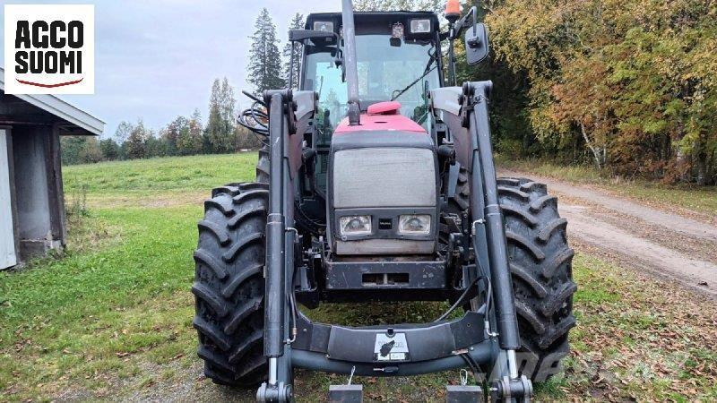 Valtra 6850 曳引機