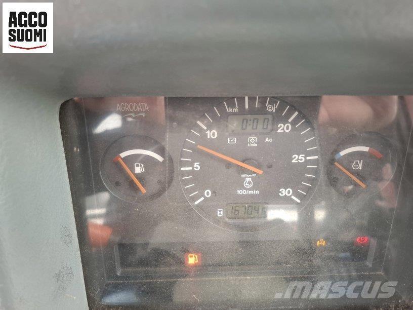 Valtra 8550 HT 曳引機