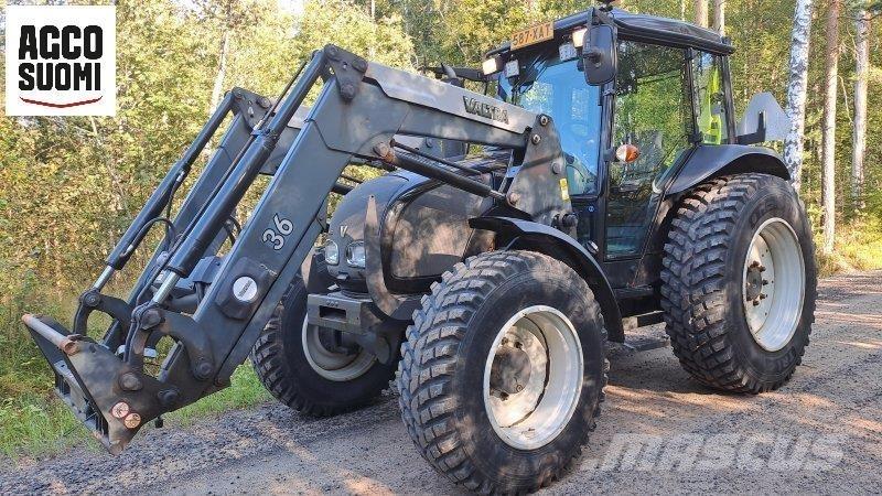 Valtra A93 曳引機