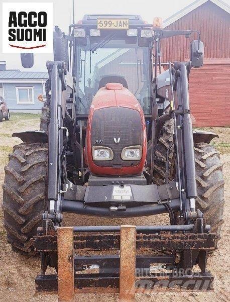 Valtra A93 H 曳引機