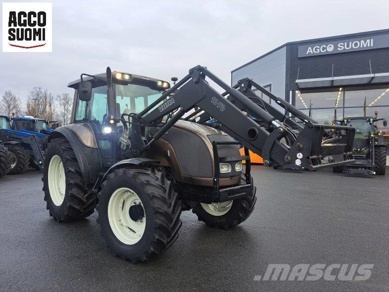 Valtra M120 曳引機