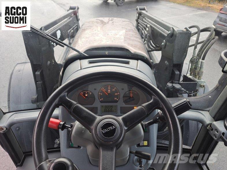 Valtra M120 曳引機