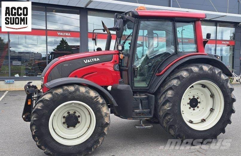 Valtra N121 H 曳引機