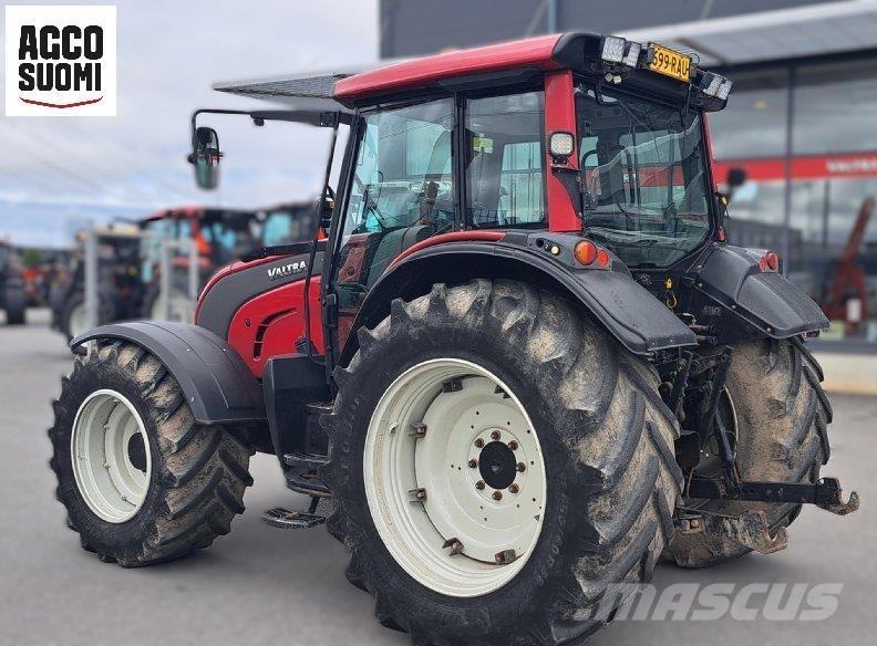 Valtra N121 H 曳引機