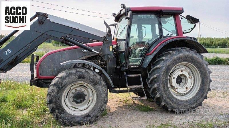 Valtra T151 H 曳引機