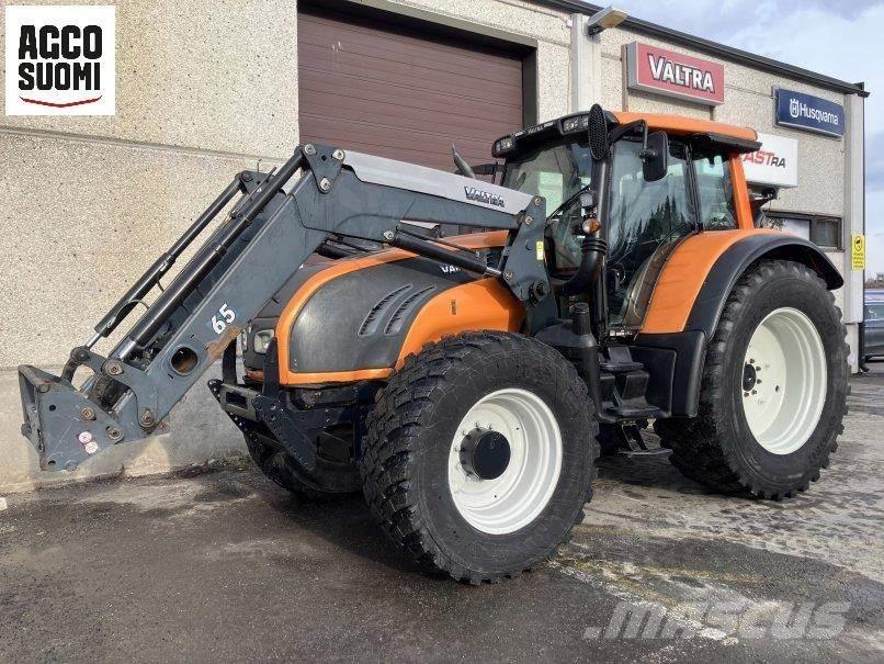 Valtra T162 VERSU 曳引機