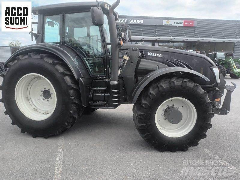 Valtra T213 VERSU 曳引機