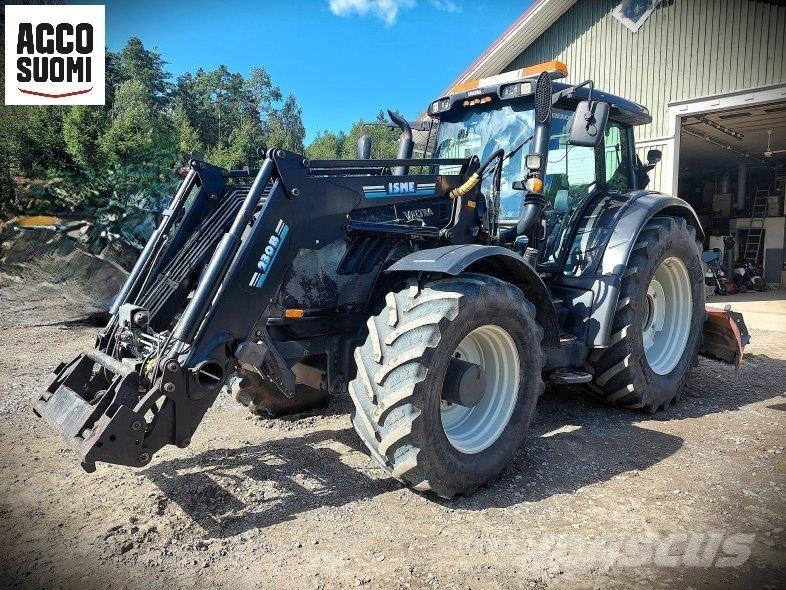 Valtra T213 VERSU 曳引機