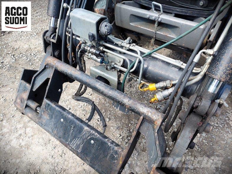 Valtra T213 VERSU 曳引機