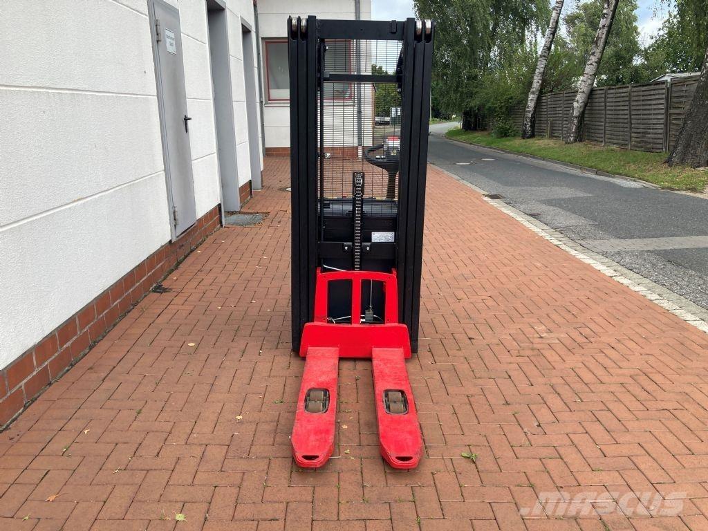 Hyster S 1.4 行走控制式堆積機