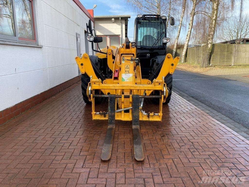JCB 540-140 Hi Viz 伸縮臂操作車