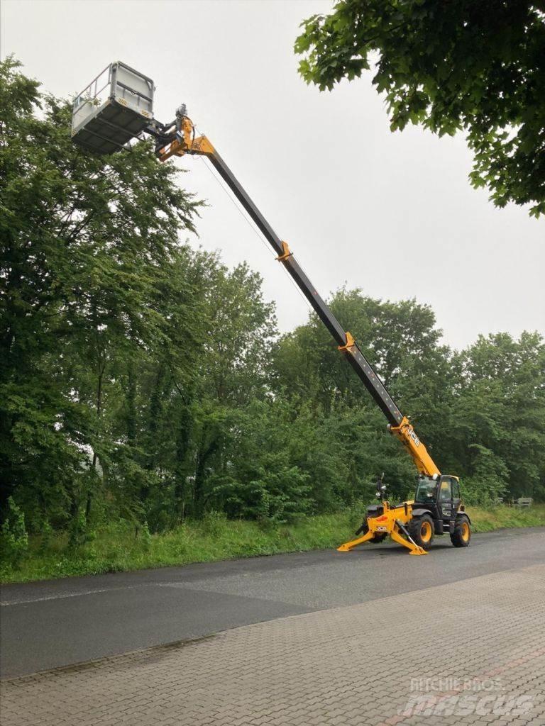 JCB 540-180 HiViz 伸縮臂操作車