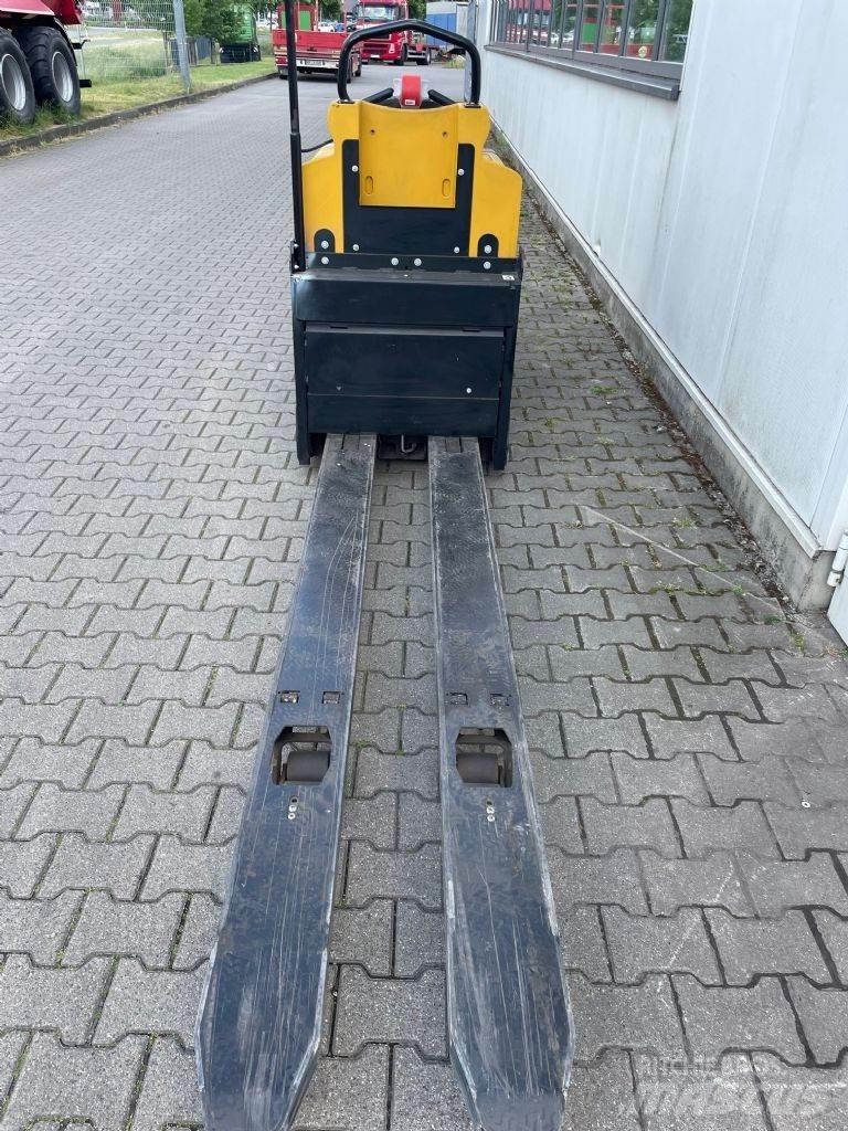 Yale MO 25 低架裝載機