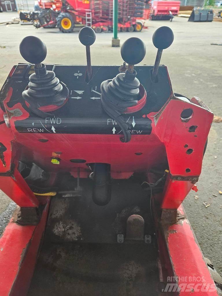 Agromatic  多功能裝載機