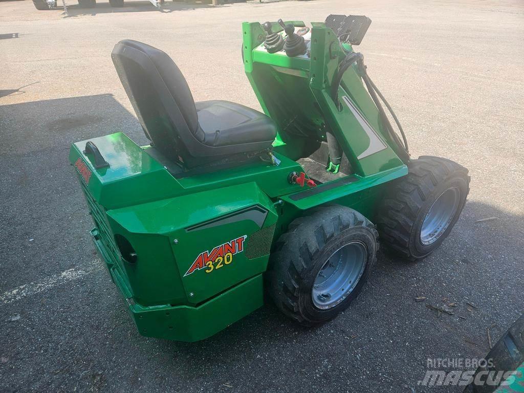 Avant 320 多功能裝載機