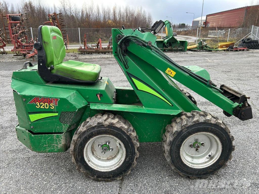 Avant 320S 多功能裝載機