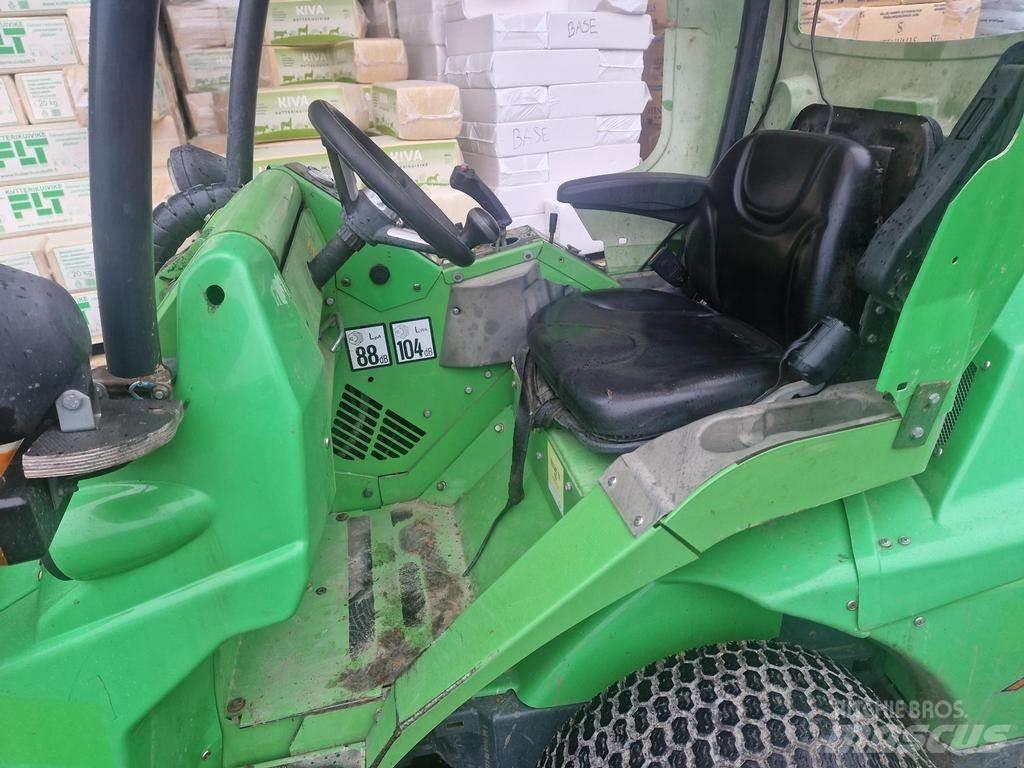 Avant 635 多功能裝載機