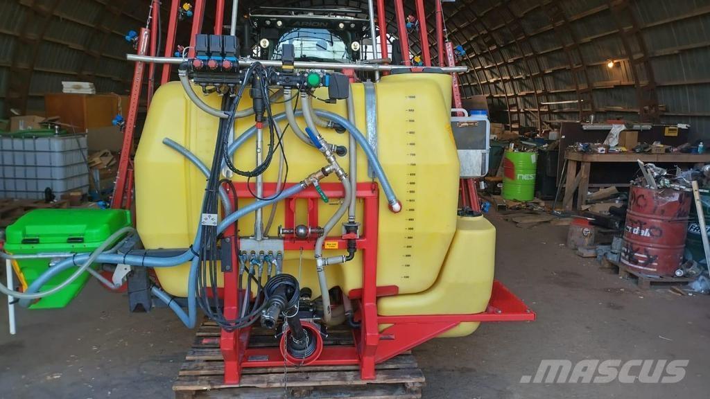 Kasi 1000 自走式噴霧機