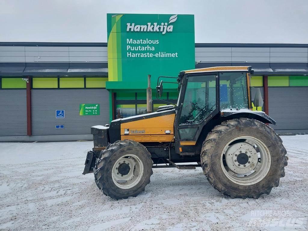 Valmet 665 曳引機