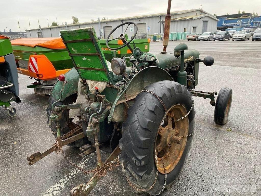 Zetor A25 曳引機