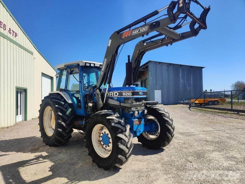 Ford 8210 曳引機