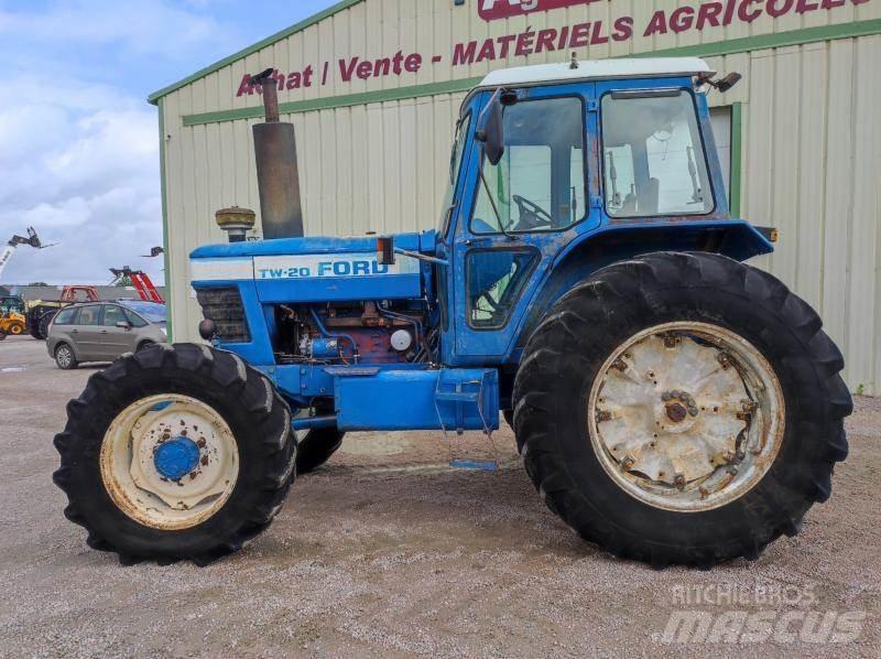 Ford TW20 曳引機