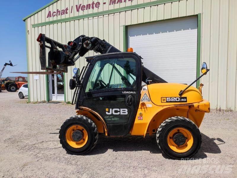 JCB 520-40 伸縮臂操作車