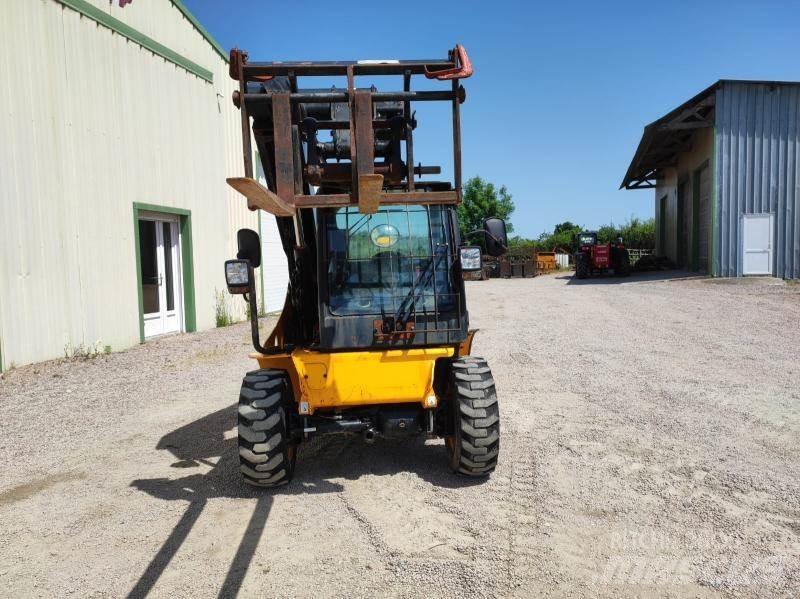 JCB 520-40 伸縮臂操作車