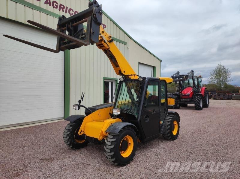 JCB 525-60 伸縮臂操作車