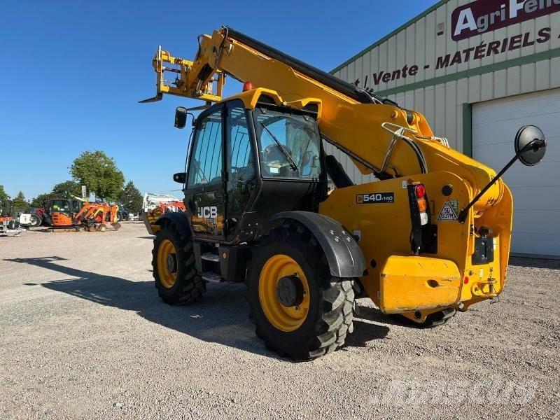 JCB 540-140 伸縮臂操作車
