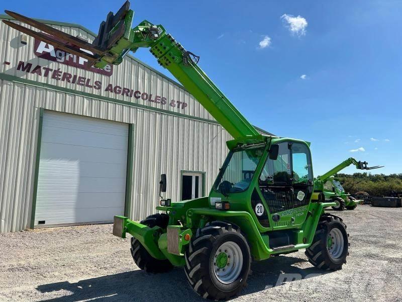 Merlo P38.13 伸縮臂操作車