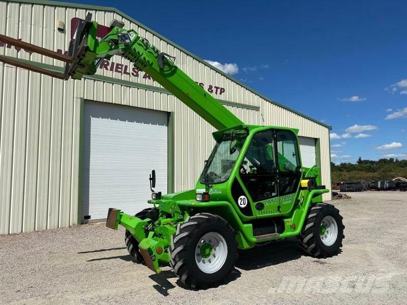 Merlo P38.13 伸縮臂操作車