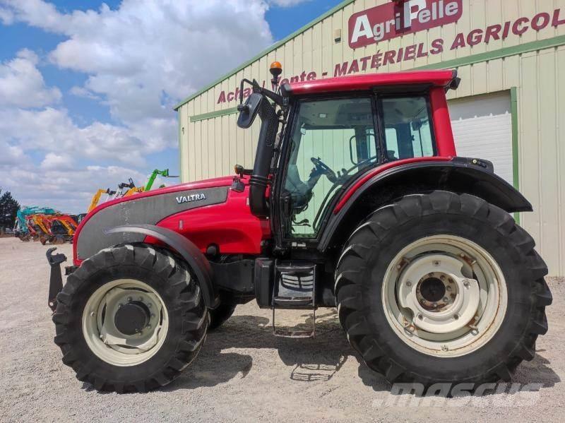 Valtra T151 曳引機