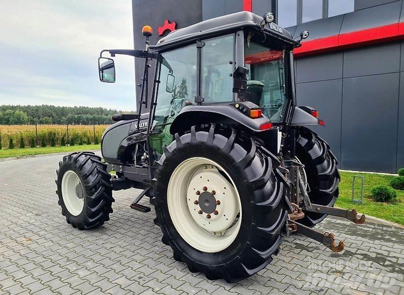 Valtra A93 曳引機
