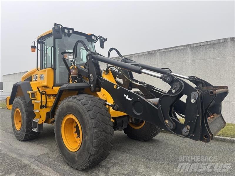 JCB 427 Agri 輪胎式裝載機