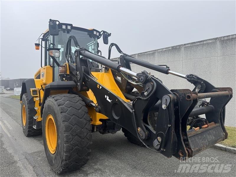 JCB 427 Agri 輪胎式裝載機