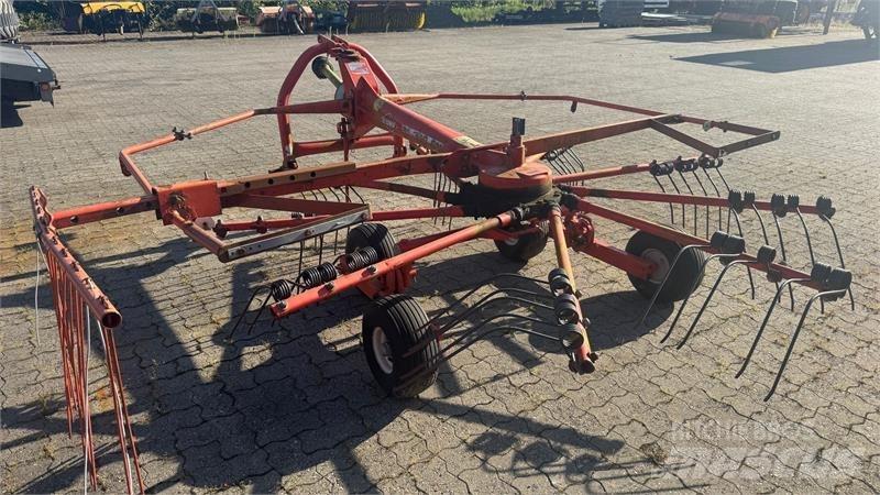 Kuhn GA300GM 耙與翻草機