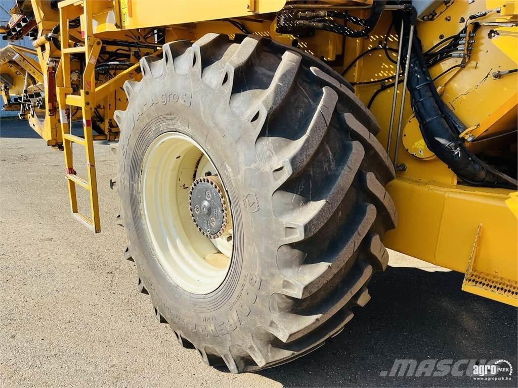 Oxbo 2480 聯合收穫機