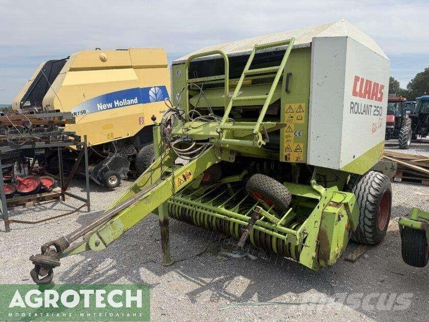 CLAAS Rollant 250 RC 圓型牧草打包機