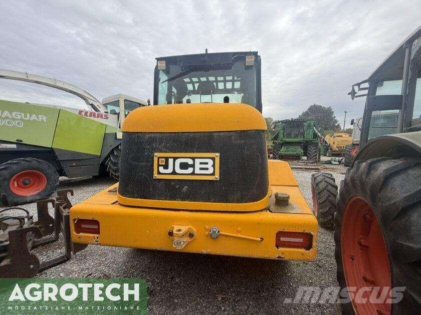 JCB TM 300 曳引機