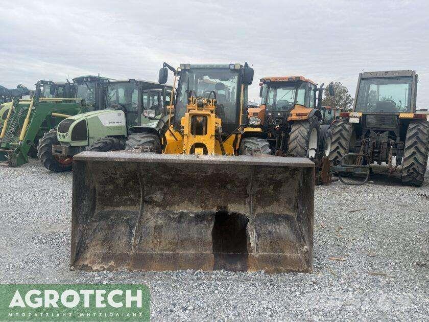 JCB TM 300 曳引機