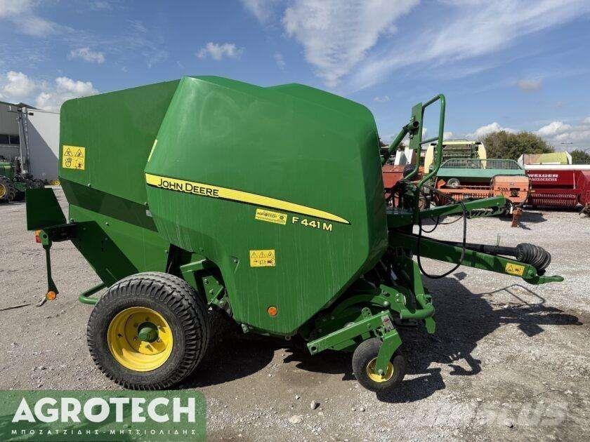 John Deere F441M 圓型牧草打包機