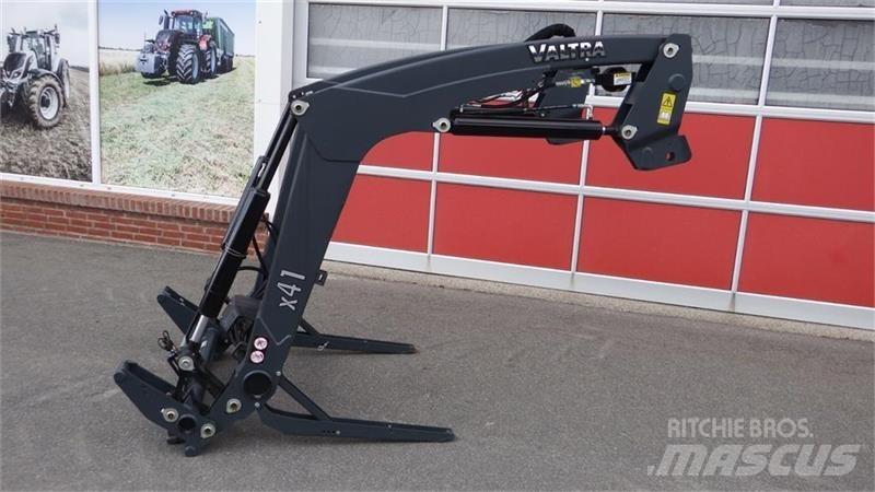 Ålö X41 前端裝載機和挖掘機